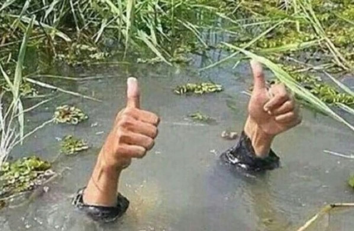 nderakoreami_'s tweet photo. Los demás: con esta lluvia estira mbeju y Netflix 😍

Yo en alguna calle de Asunción https://t.co/mIZX8f83sY