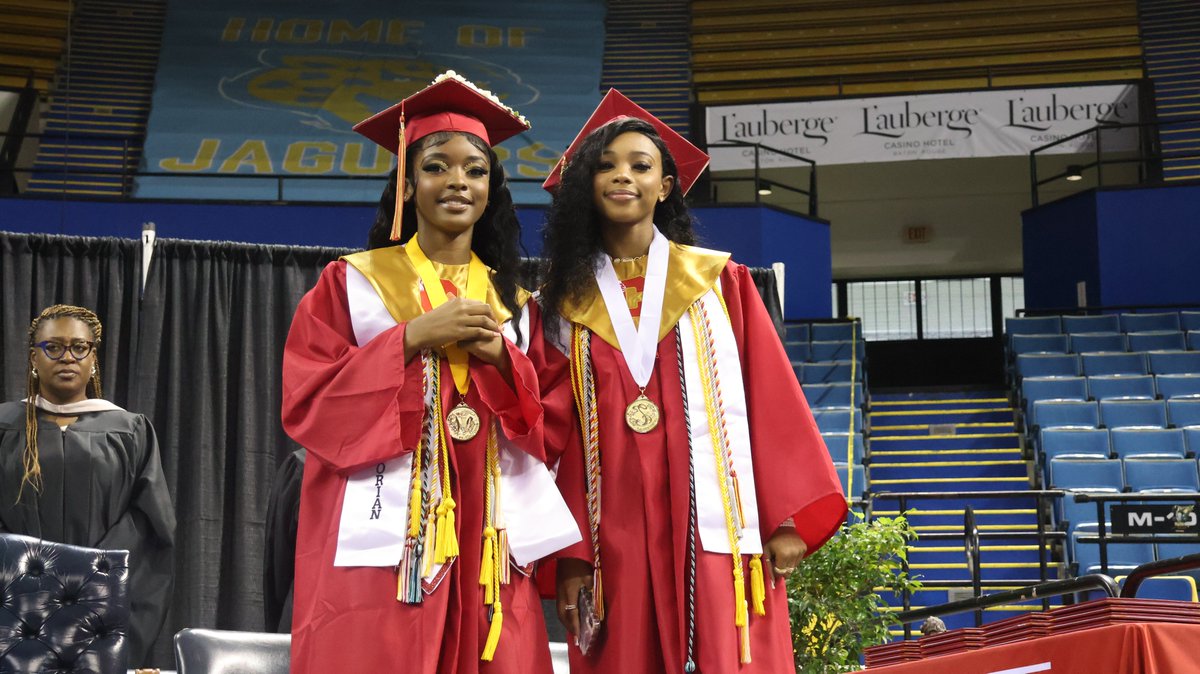 Congratulations to the Capitol High School Class of 2025, which held its graduation ceremonies on Tuesday, May 27, at Southern University. The class valedictorian was Joei Williams. The salutatorian was Torin Lewis. 

youtube.com/live/4sBmLSlP-…

#WeAreEBR #ebrschools #daretobegreat