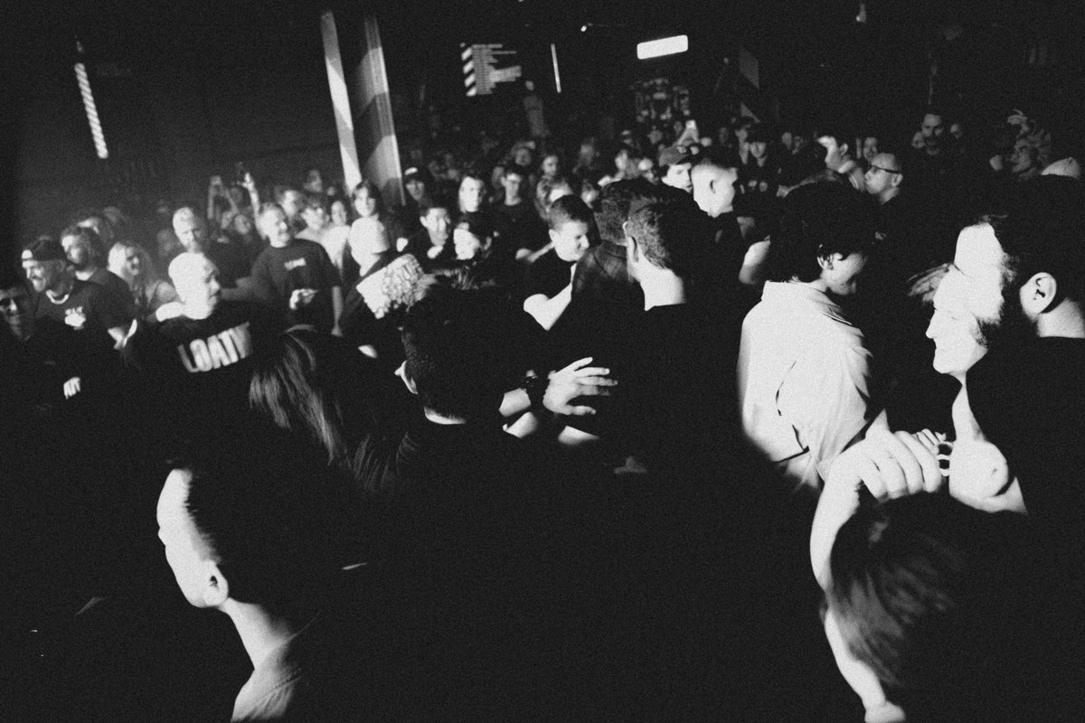 Wall Of Sound (@wallofsoundau) on Twitter photo "Setting a new precedent for creative identity, and raising the bar for what live shows should be, this is a band bustling with energy, and exerting it in ways that make a community orbit around them." <a href="/oceangrove/">OCEAN GROVE</a> brought their A-Game! ๐ทJackson Saunders
wallofsoundau.com/reviews/ocean-โฆ "Setting a new precedent for creative identity, and raising the bar for what live shows should be, this is a band bustling with energy, and exerting it in ways that make a community orbit around them." <a href="/oceangrove/">OCEAN GROVE</a> brought their A-Game! ๐ทJackson Saunders
wallofsoundau.com/reviews/ocean-โฆ