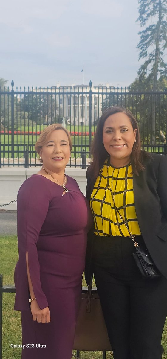Felicidades  a mi amiga y hermana Alcaldesa Rosachely Rivera Santana por su extraordinario nombramiento. Secretaria de Estado sé  como mujer de Dios, inteligente, humilde y comprometida harás  un excelente trabajo. Voy a ti 500%.