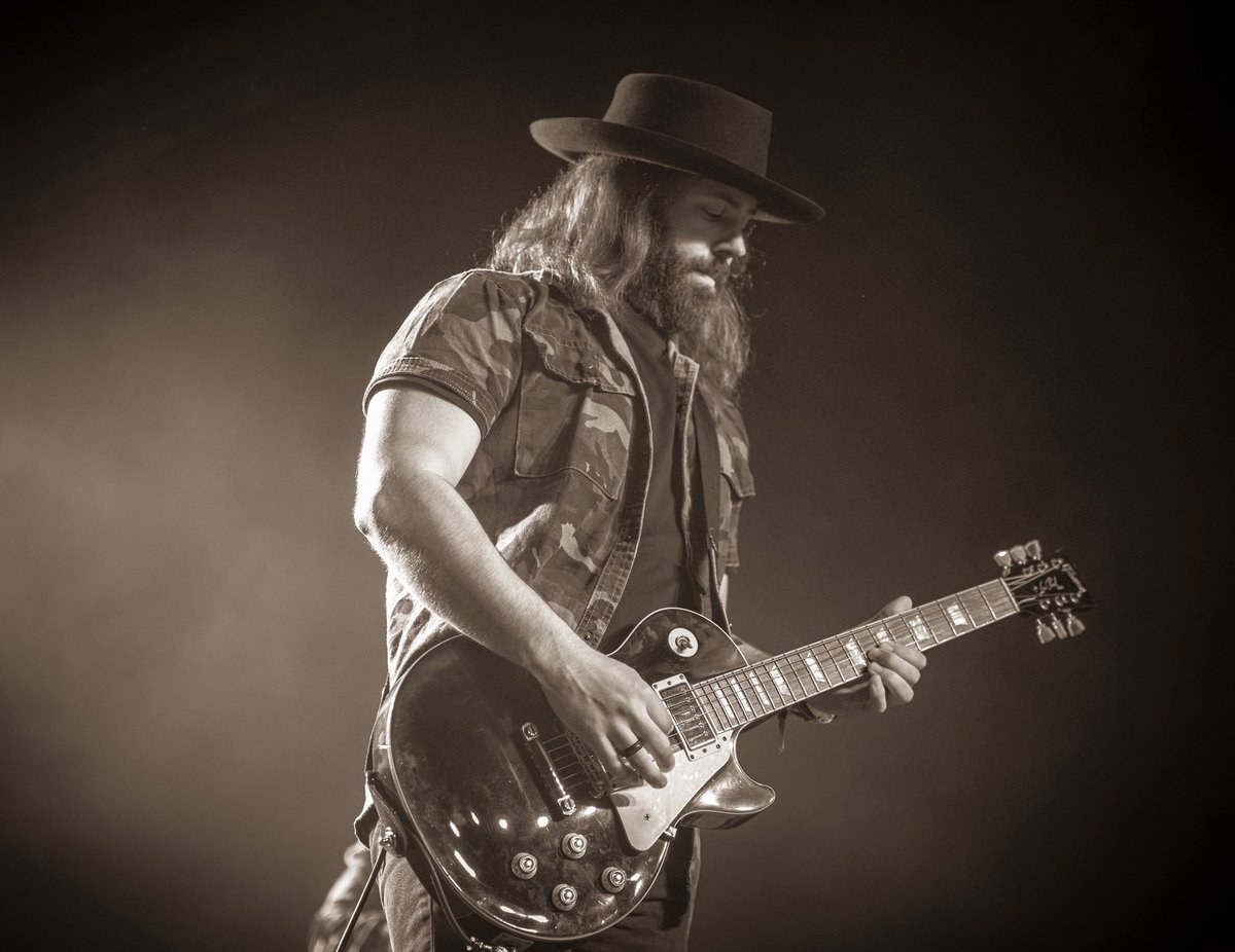 CJSolar's tweet image. Still reeling from this last weekend at @buckleandboots in Manchester, UK!! Such an epic end to my first trip to the UK and wow I can’t wait to get back. Big special thanks to my bud @garyquinnmusic for bringing me over and making it all happen!!