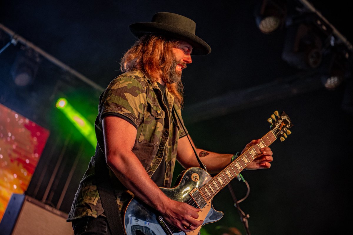 CJSolar's tweet image. Still reeling from this last weekend at @buckleandboots in Manchester, UK!! Such an epic end to my first trip to the UK and wow I can’t wait to get back. Big special thanks to my bud @garyquinnmusic for bringing me over and making it all happen!!