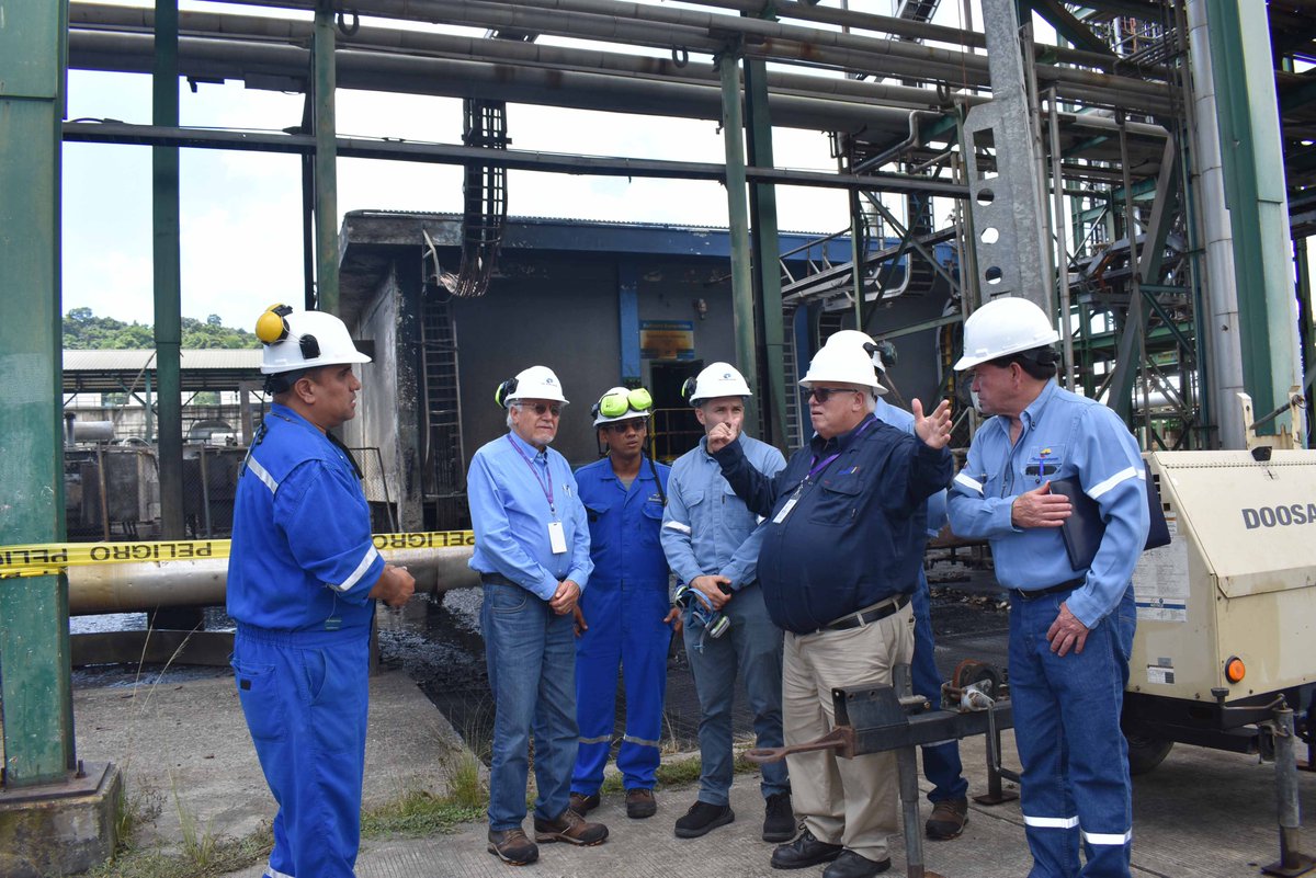🔸Durante esta agenda, el viceministro Ferreira mantuvo una reunión con autoridades de <a href="/EPPetroecuador/">EP Petroecuador 🇪🇨</a> y de <a href="/CELECEPOficial/">Corporación Eléctrica del Ecuador</a>, con el objetivo de articular un plan de acción estratégico que permita la óptima recuperación de la zona afectada en este complejo refinador.