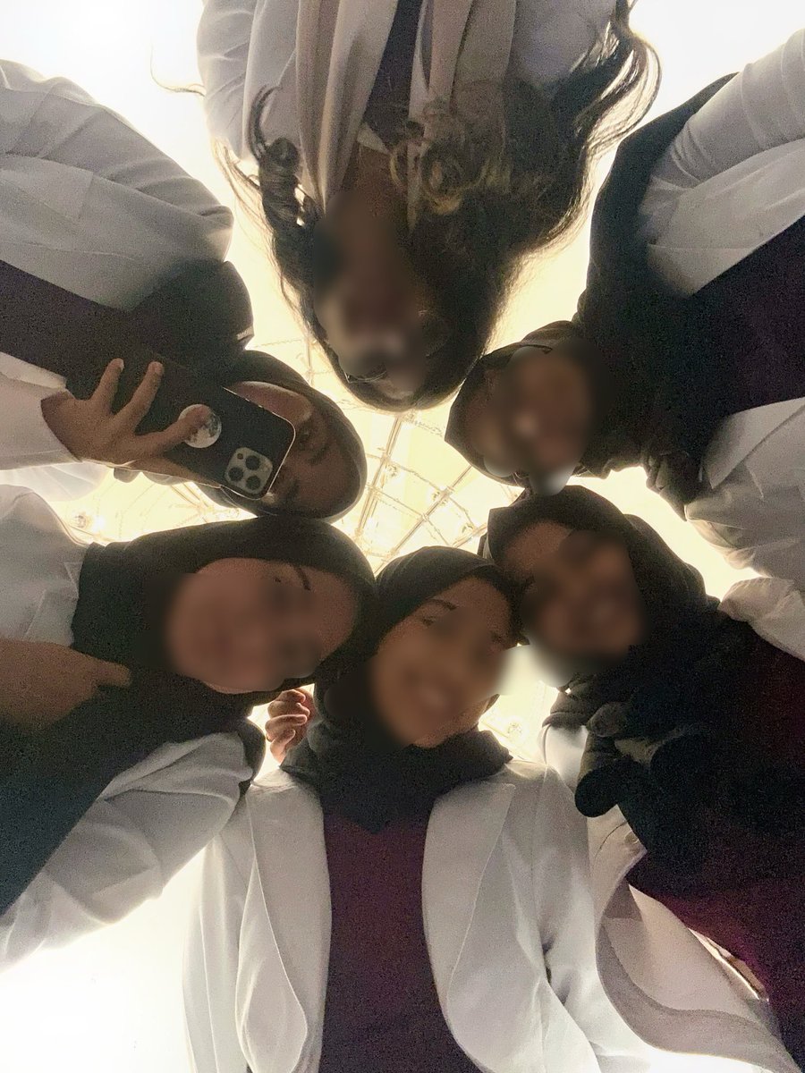 sara_scarlet70's tweet photo. We have grown through sleepless nights, quiet resilience, and moments that changed us forever. From students full of doubt to seniors full of purpose.🎓
Here’s to another year making memories.📸 https://t.co/CyUcd1Kcnc