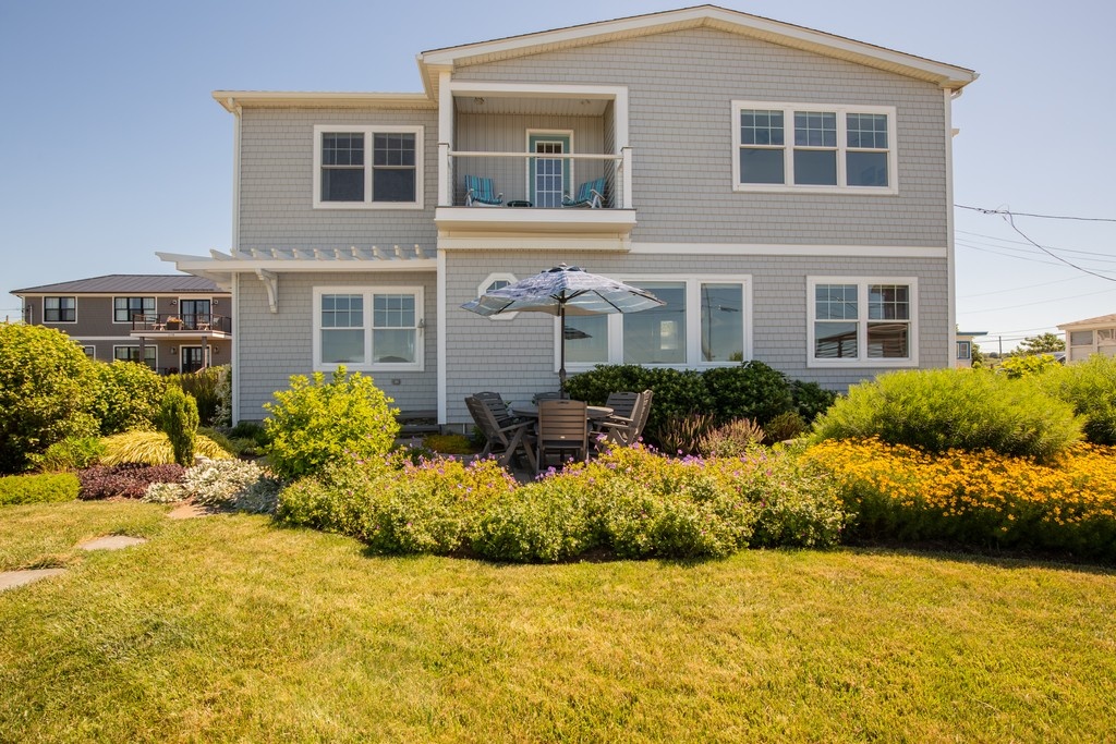 Exceptional 5-Year-Old Waterfront Home 

292 High Hill Road | Tiverton, RI
2 Beds | 2 Baths | 1,576 Sq Ft.
$1,200,000 | Represented by Grace Cimo McCluskey
bit.ly/3FbIBSR