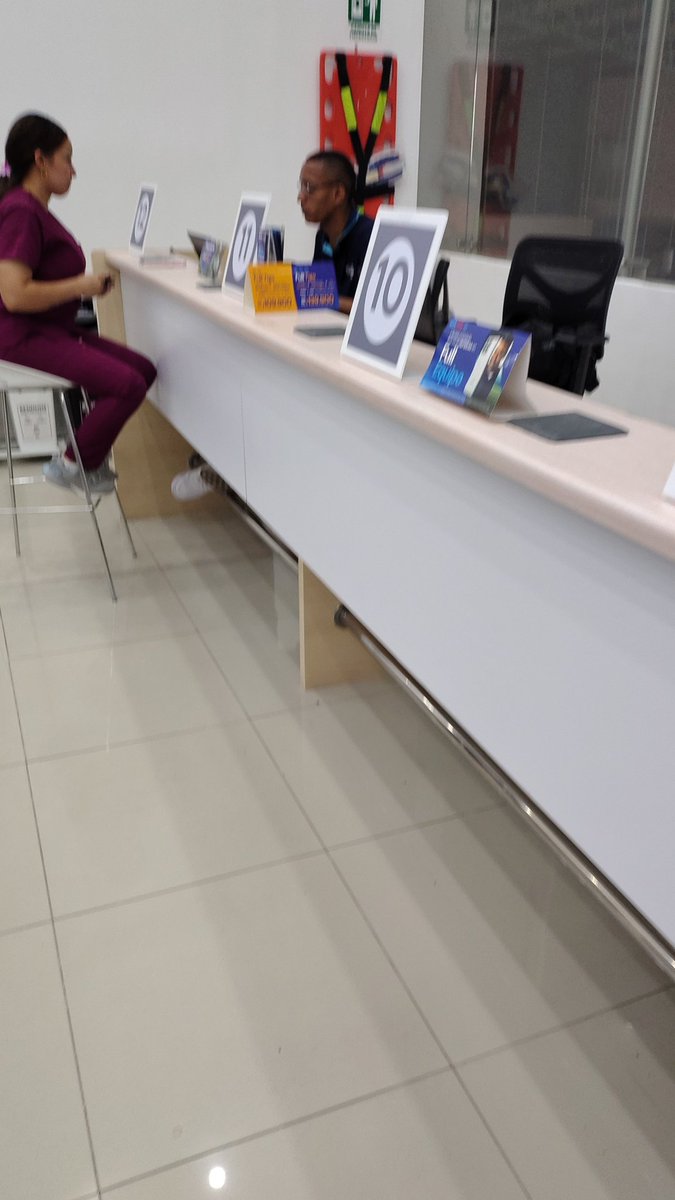 BrianAldeano's tweet photo. @Tigo_Colombia estoy por tercera vez en la oficina de Tigo Buenavista Santa Marta intentando hacer una reposición de simcard de un plan que me siguen cobrando. Nunca hay sistema y cuando hay sistema el personal en sede presta mala atención y bloquean la validación de identidad https://t.co/DEzz6es0Ix