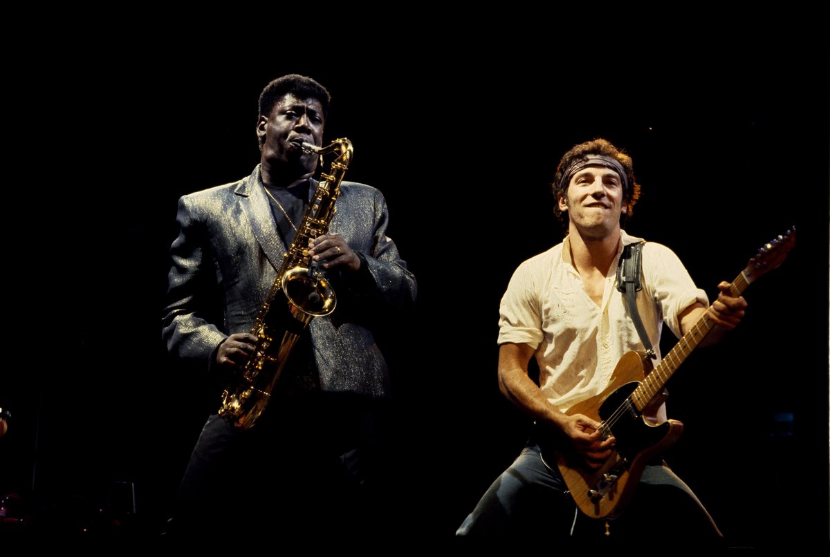 hulu's tweet photo. Take a look back at Bruce Springsteen's illustrious career in Road Diary: Bruce Springsteen and The E Street Band. Streaming now on Hulu. Photography by Patrick Harbron. #SpringsteenRoadDiary https://t.co/tqyTpjN5Jl