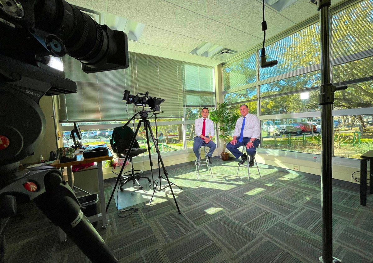 Detrás de cámaras con mi amigo Gabriel de Univision San Antonio.
¿Lesionado en un accidente de carro, camión o tráiler? ¡Llama a los 4s! 📞

 #LlamaALos4s #DLFEnUnivision