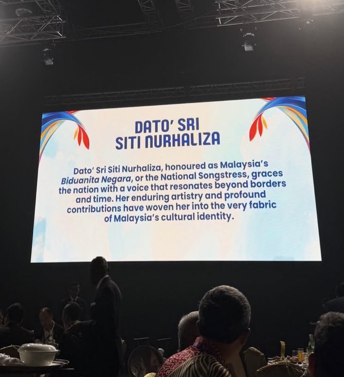 IniAlalalannn's tweet photo. “Her enduring artistry and profound contributions have woven her into the very fabric of Malaysia's cultural identity.” - Government of Malaysia, 2025 https://t.co/boOXEZNHLt
