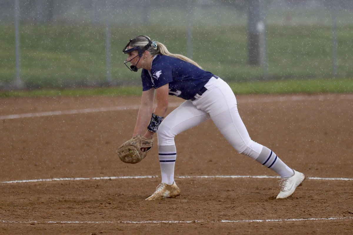 Hadley Wachal focuses during the rain in the second inning.