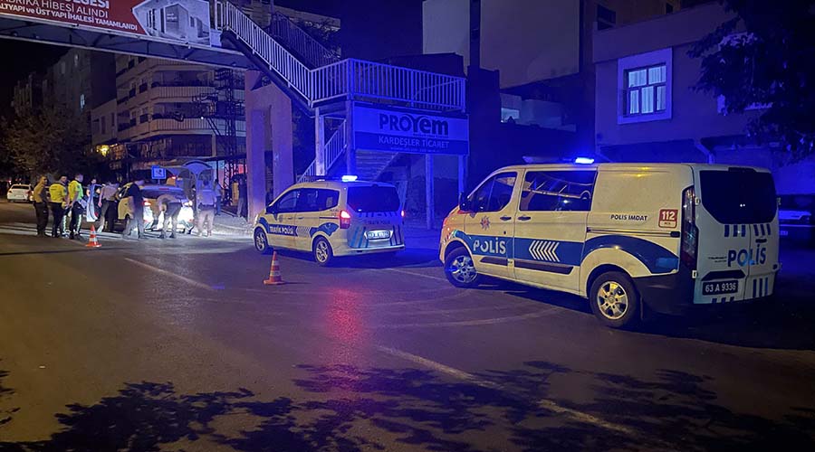 SiverekSonHaber's tweet photo. 📍Siverek'te akıl almaz olay!

🚔Polisle çatışan zanlı, özel harekat operasyonuyla yakalandı - https://t.co/B0nBp81osq

#şanlıurfa #siverek @UrfaValiligi @siverekkaymakam @SanliurfaEmnMd https://t.co/Y4MdzBlAGF
