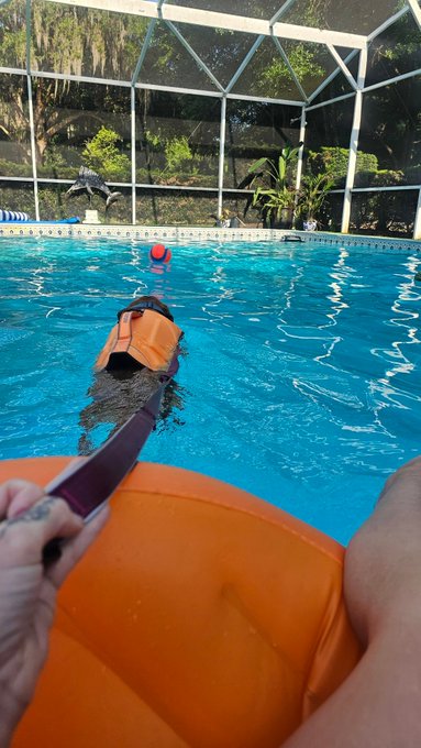 Watch Chloe Lamb's leaked NSFW photo on TwXstars