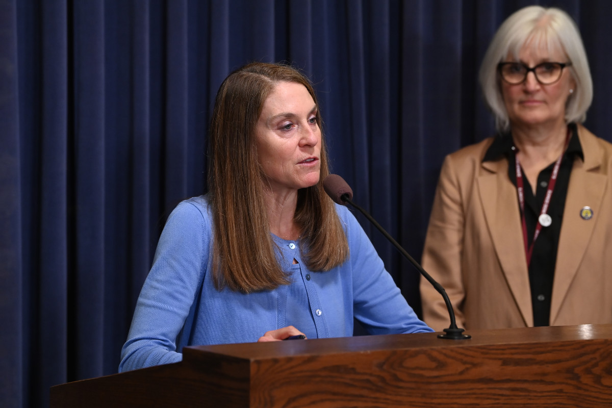 In the last decade alone, antisemitic hate crimes in the  U.S. have increased nearly by 900%. To combat hate, we must communicate empathy and support for Jews and Muslims – empathy for  Israelis and Palestinians.

senatorfine.com/news/press-rel…