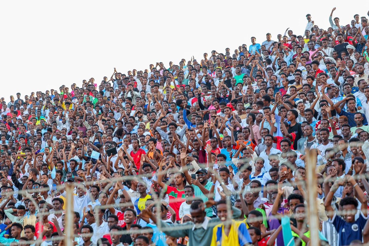 Muqdisho waxaa shiday maantay Okocha, Eto iyo Adebayor. Allow nabada usiyaadi Xamar cadey aameen aameen.