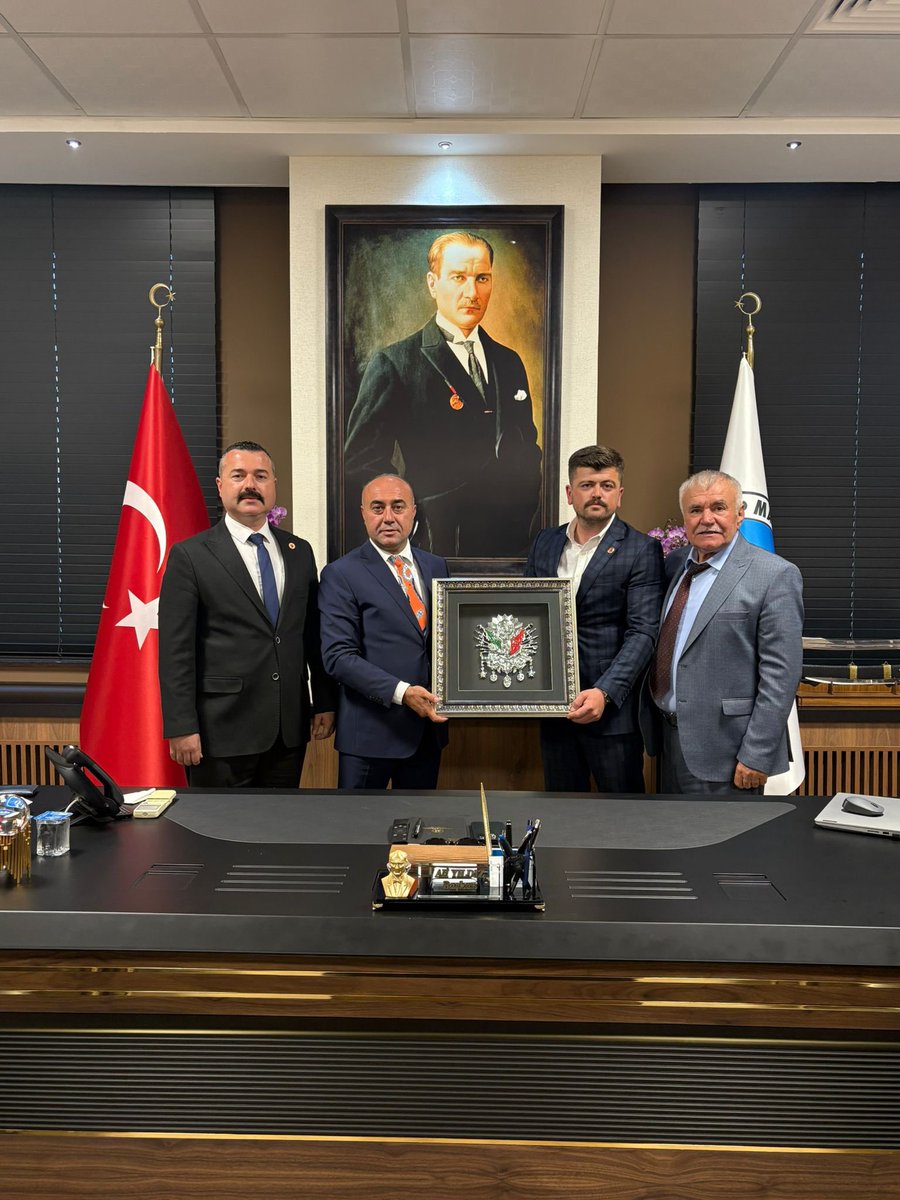 SarbayAbdullah's tweet photo. Marmarabirlik Genel Başkanı Sayın Ali Yıldız’ı ve Başkan Vekili Sayın Mustafa İlgen’i, ilçe başkanımız Sayın Arif Kılıç ile birlikte ziyaret ederek hayırlı olsun dileklerimizi ilettik.
Nazik ev sahiplikleri ve samimi sohbetleri için kendilerine teşekkür ediyoruz…🇹🇷🇹🇷🇹🇷 https://t.co/1p7Wq9wWXx