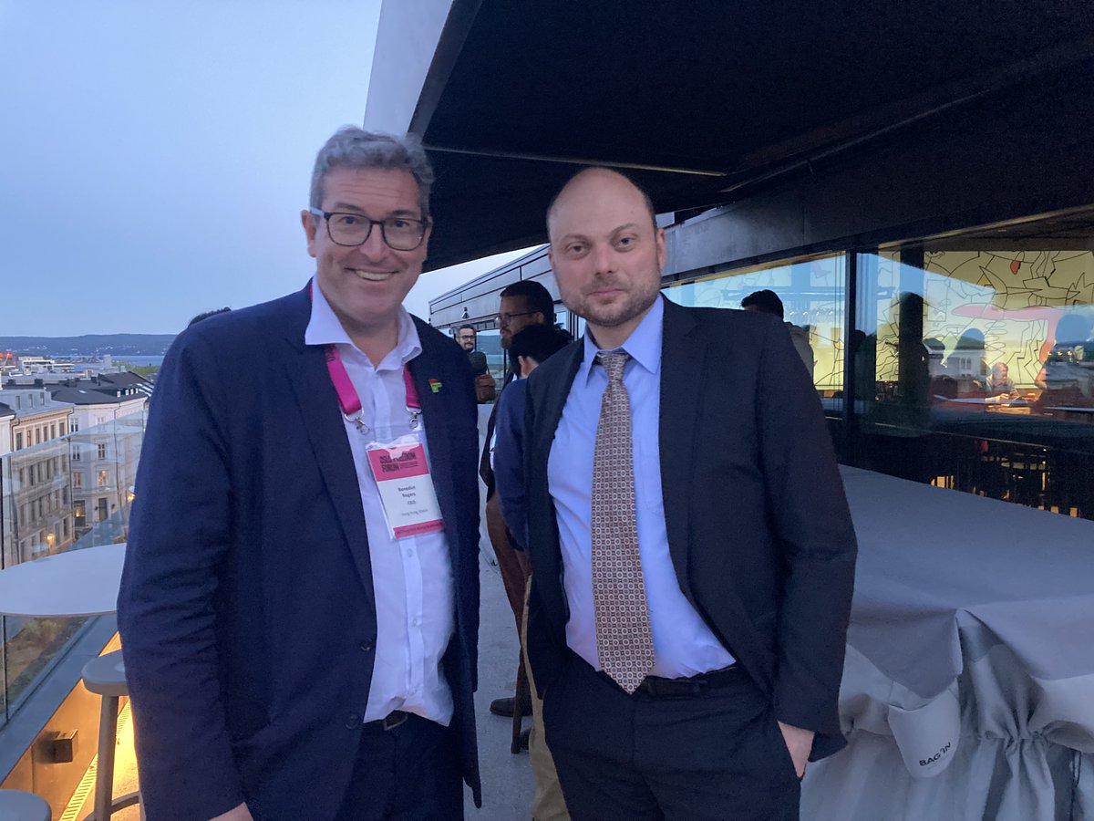 Benedict Rogers 羅傑斯 (@benedictrogers) on Twitter photo 🧵What an unbelievable delight, joy, and immense privilege to meet my extraordinarily courageous friend <a href="/vkaramurza/">Vladimir Kara-Murza</a> once again, for the first time after his release from #VladimirPutin's Siberian gulag
We met in Oslo tonight at #OsloFreedomForum <a href="/OsloFF/">Oslo Freedom Forum (OFF)</a> / 🧵What an unbelievable delight, joy, and immense privilege to meet my extraordinarily courageous friend <a href="/vkaramurza/">Vladimir Kara-Murza</a> once again, for the first time after his release from #VladimirPutin's Siberian gulag
We met in Oslo tonight at #OsloFreedomForum <a href="/OsloFF/">Oslo Freedom Forum (OFF)</a> /