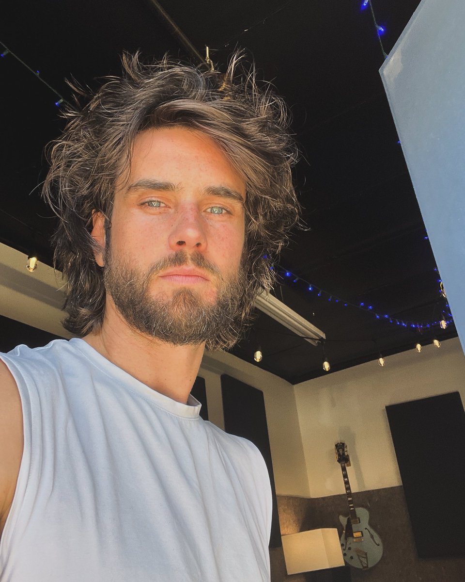 Back at the office… but not for long.
The US leg of the tour kicks off soon - can’t wait to see you there!

🗓️ TOUR DATES:
JUN 10 — Austin, TX
JUN 11 — Dallas, TX
JUN 13 — Denver, CO
JUN 14 — Colorado Springs, CO
JUN 15 — Fort Collins, CO
…
Tickets at cobimusic.net