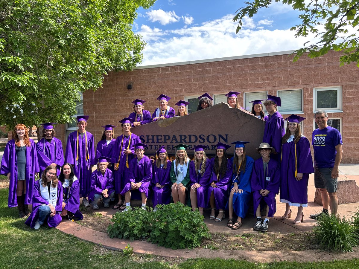 ShepElem's tweet photo. A big shout-out to the Shepardson STARS who graduated High School this weekend! They paraded through Shepardson on Friday. It was fun to see all our grown-up STARS! They even had story time with Mrs. Schutt! Good luck graduates! You'll always be a Shepardson STAR! #shepstem https://t.co/LhPRS2nF1L