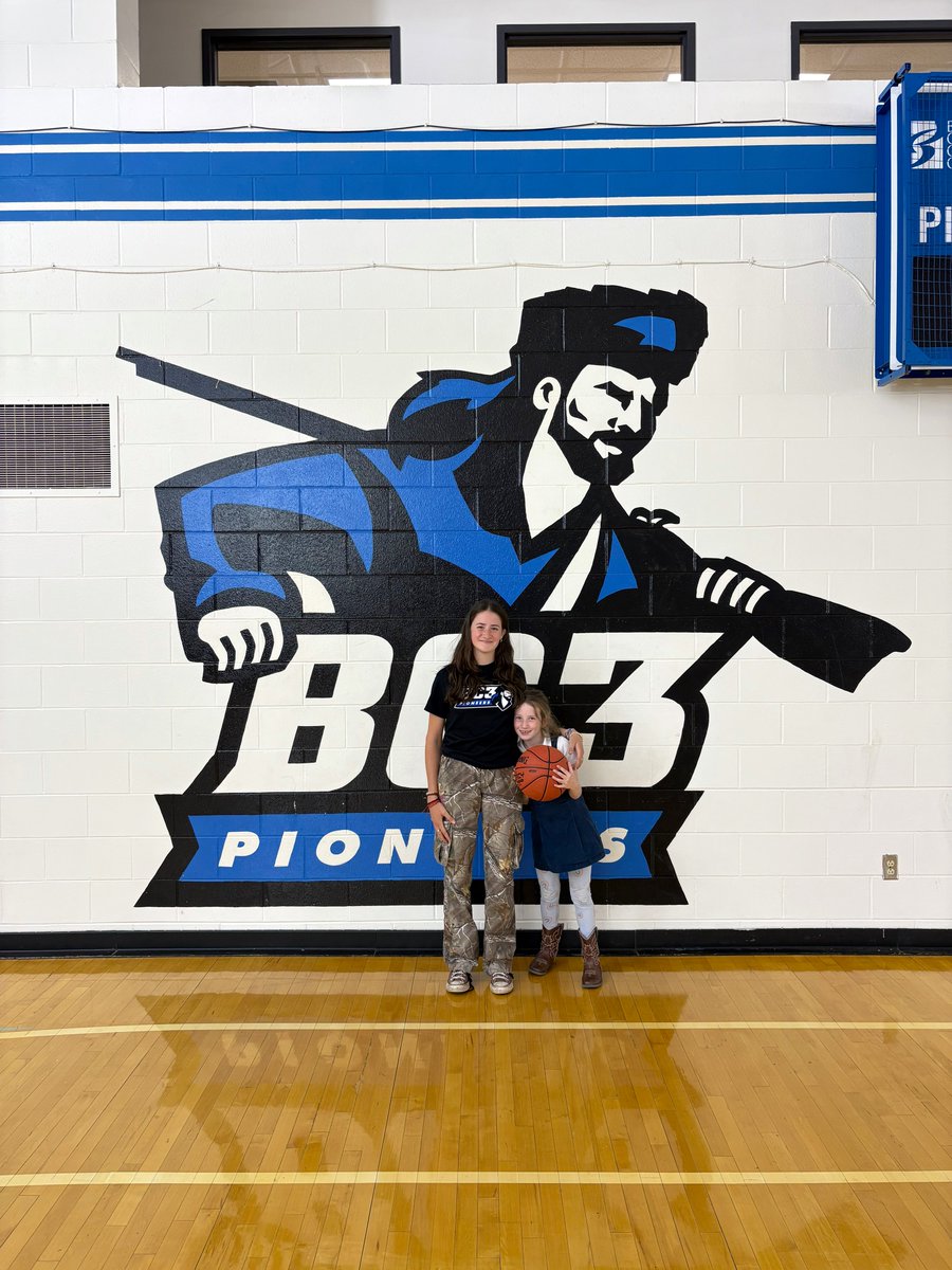 SIGNED‼️🖊️  

Name: Heidi Brewer
Position: Guard
School: Portersville Christian School
Height: 5’5
Year: Class of 2025

Congratulations &amp; Welcome to the Family Heidi!! 💙🖤