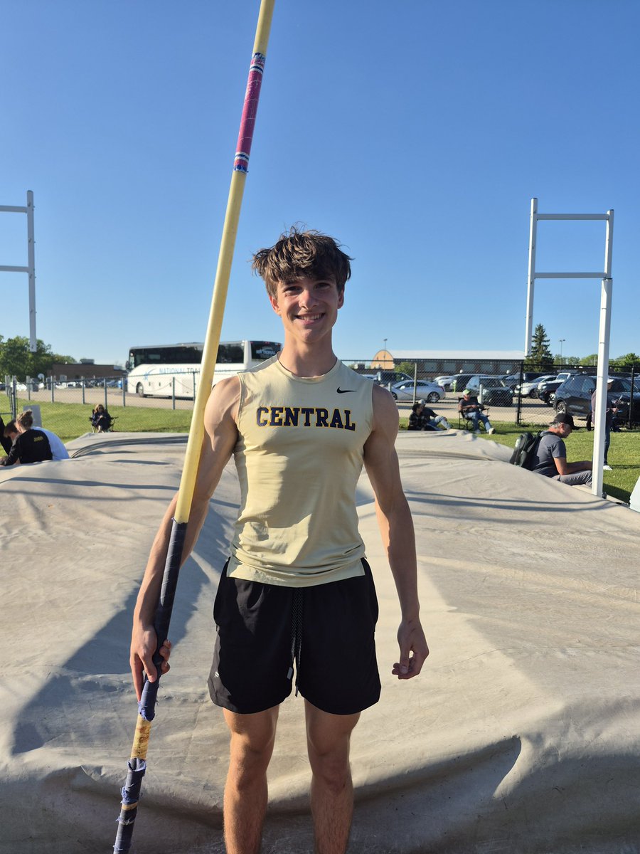 💯All-Steeb Hon Mention Pole Vault💯
                       Jason Ulrich
                🔥New PR 12-0
                         11th Place