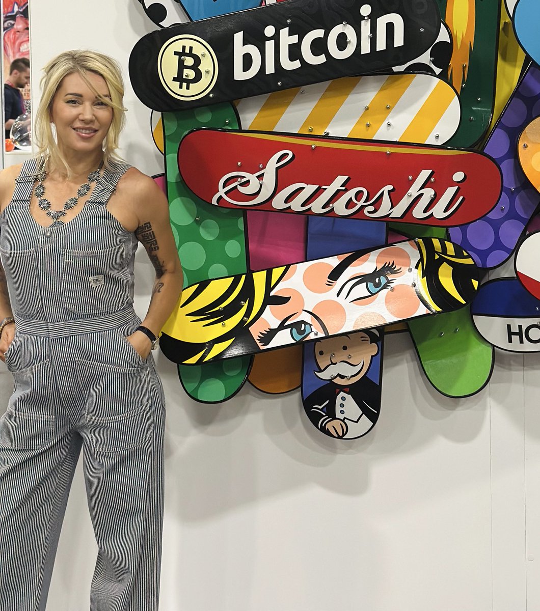 kaiaraofficial's tweet image. Day 1 at the @TheBitcoinConf  🧡🪽✨🫶🏼✨ Fun to be back and witness how much the industry has grown in such a short amount of time.

🎨 Art by @toddgray_studios 

🎬 @saylor

#hodl #bitcoin #stacksats #sovereignty