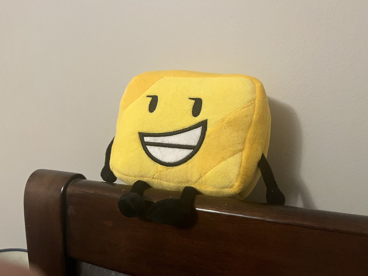 CraftedPin's tweet image. After months of waiting, @YellowAngiru’s Gold Ingot plush has finally arrived! Besides the legs, this plush is amazing! PPT2 was a big part of my OSC childhood so I’m really happy he got to make this plushie real! Can’t wait for episode 16. #ppt2osc #objectshowcommunity #osctwt