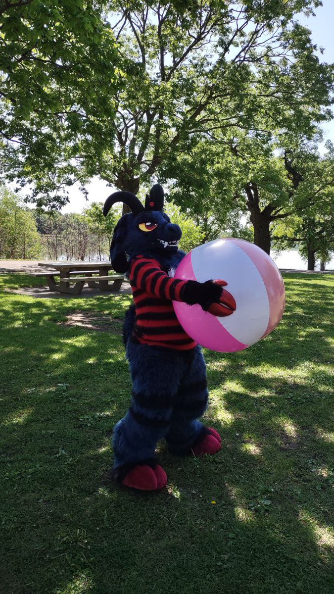 Disvect's tweet photo. Ball https://t.co/s6Lwun4Aw4