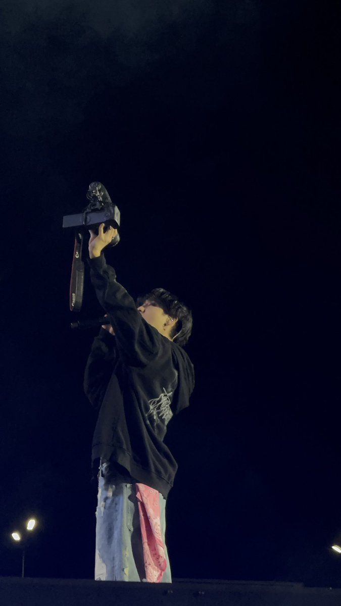 ju_boobear's tweet photo. Momento en el que Han estaba grabando el SKZ-Talker en México 💗💗✨ gracias hanji, te amamos. Vuelve pronto ❤️‍🩹
#StrayKids #SKZ_TALKER_GO https://t.co/RlIdPU3cYE