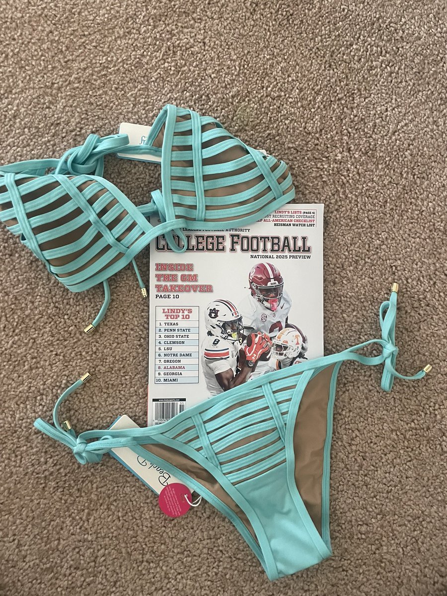 Michellek4040's tweet image. Summer school is officially in session 🤓