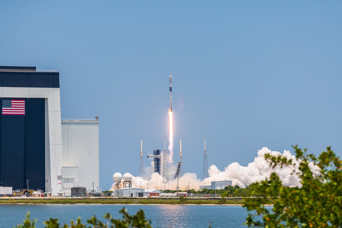 SLDelta45's tweet image. 44th Launch of the Year! 🚀
Every launch is a testament to teamwork, precision, and dedication—rain or shine, weekday or weekend.
Thanks to all the professionals behind the scenes who make mission success look easy.
@SpaceForceDoD | @USSF_SSC
