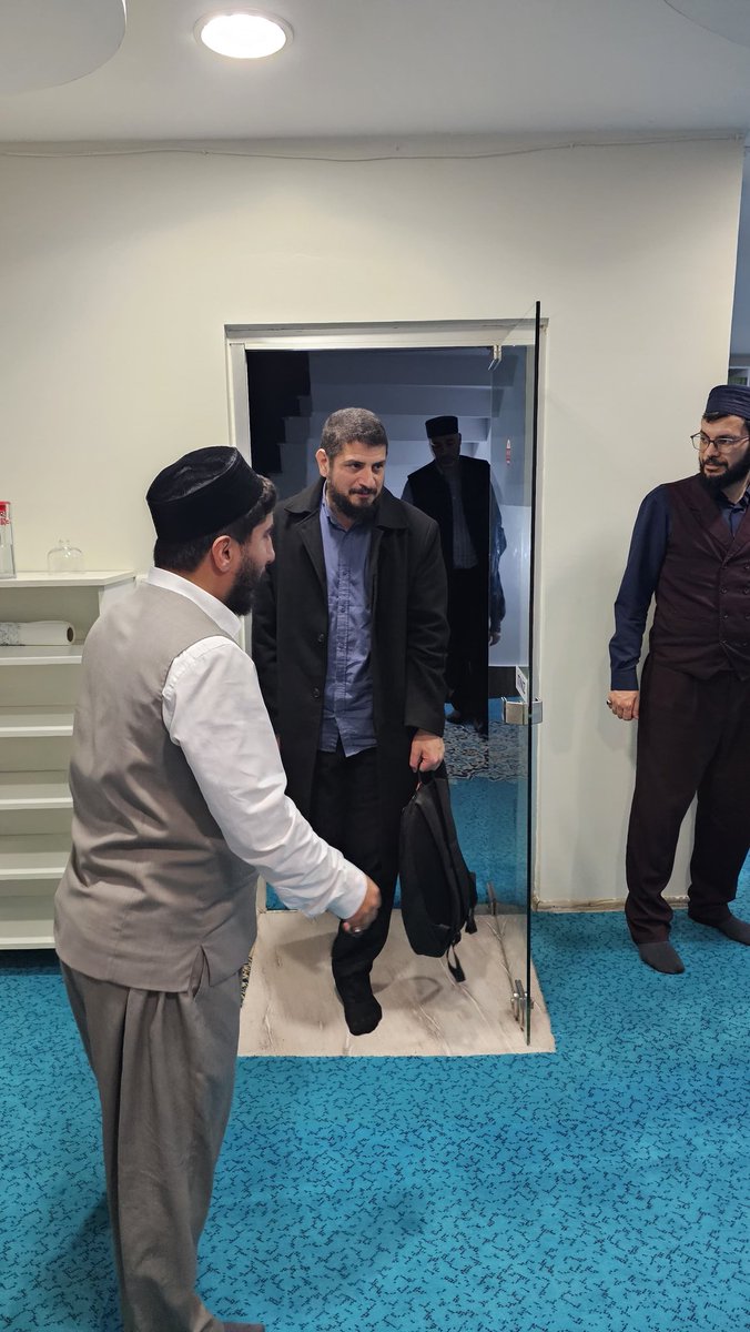Yeni mekânımızın açılışı münasebetiyle icra ettiğimiz açılış  programımıza iştirak eden değerli ilim ehli dost ve kardeşlerimizden Allah ebeden razı olsun.

27 Mayıs 2025
Ehli Sünnet Akademi Süleymaniye
