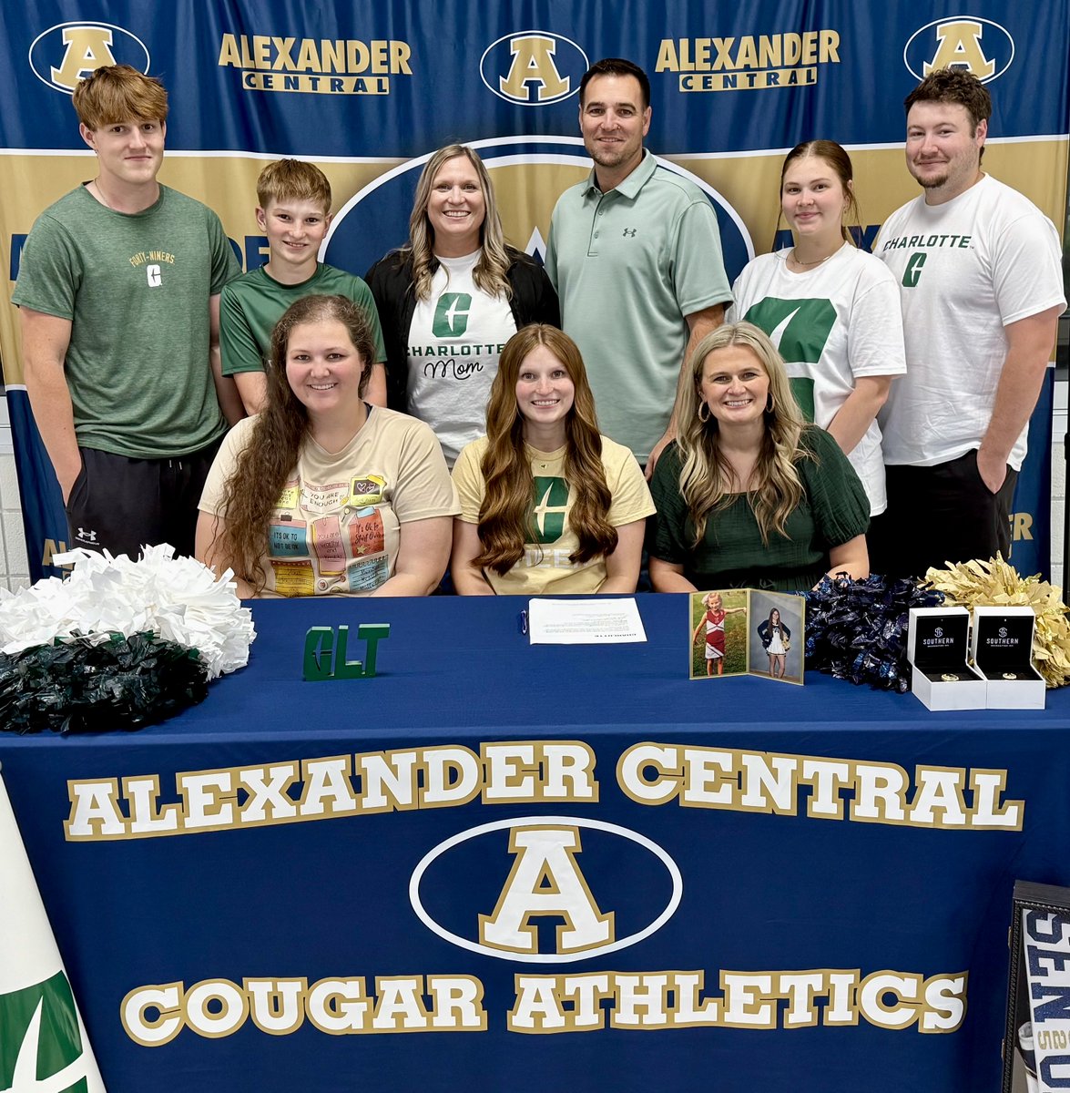 Congrats to Makenzi Hollingsworth for signing to cheer at UNC-Charlotte!!!!