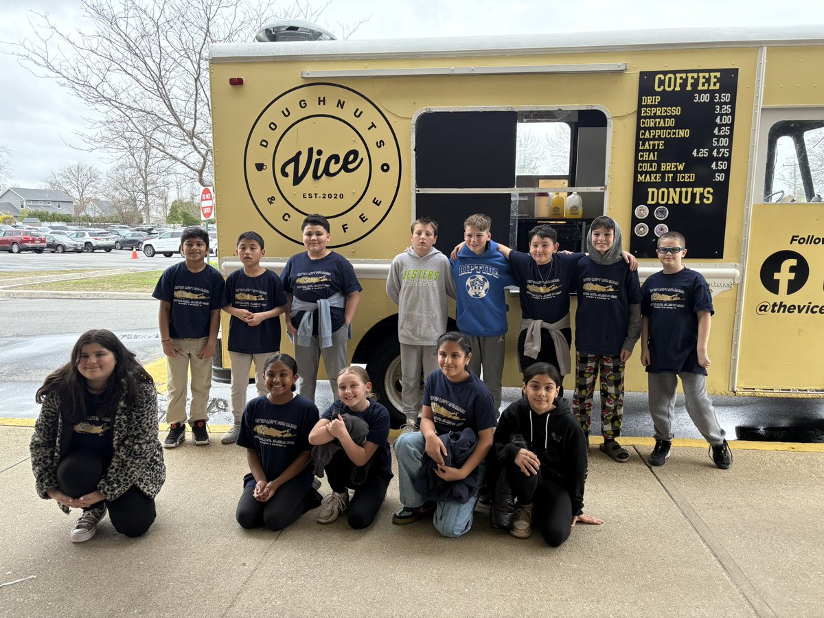 MDzSabatini's tweet photo. Making new memories together everyday with this special crew! Soaking up the last few weeks of 5th grade❤️ #WeAreBethpage https://t.co/ZmSuCG5aMm