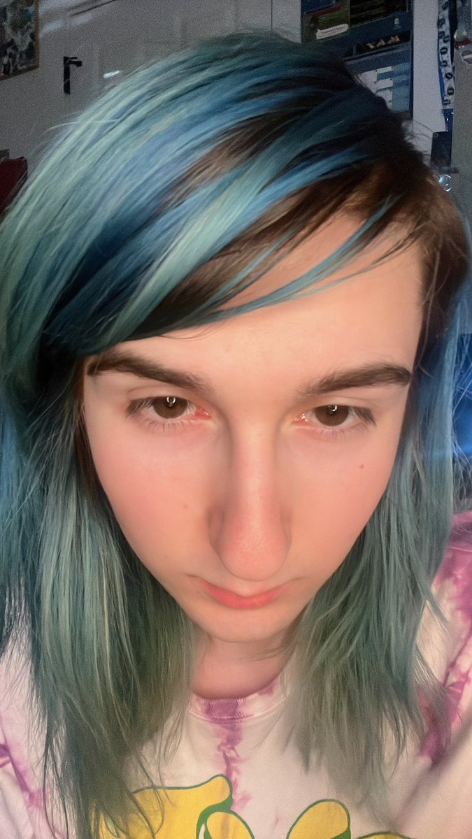 lemmi ★ lemons (@lemmipon) on Twitter photo 3 and a half hour sleep gang 🥸 3 and a half hour sleep gang 🥸