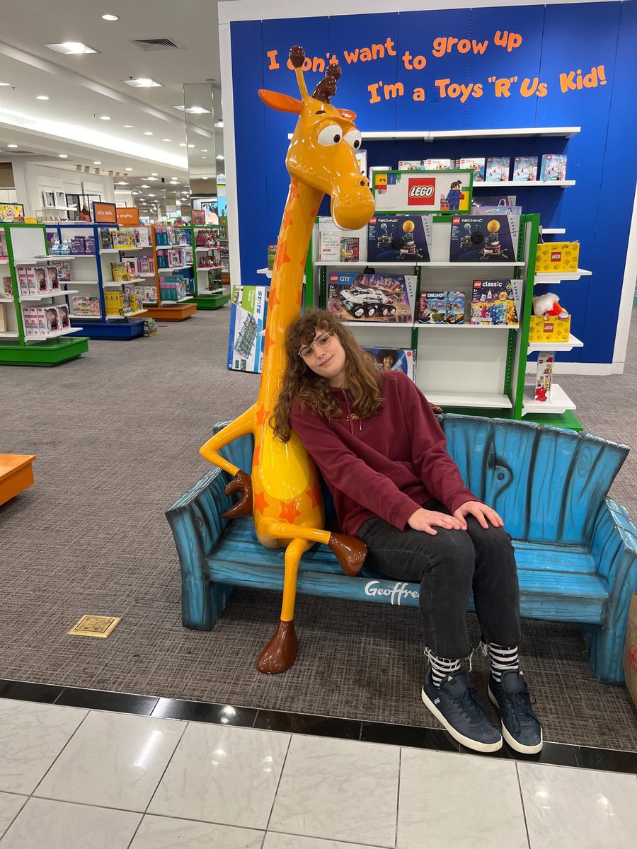 anyway, since the same post and photo keep circulating, i want to break it up and share my favorite photo of charlotte from all of the ones her family posted. may she rest easy 💗