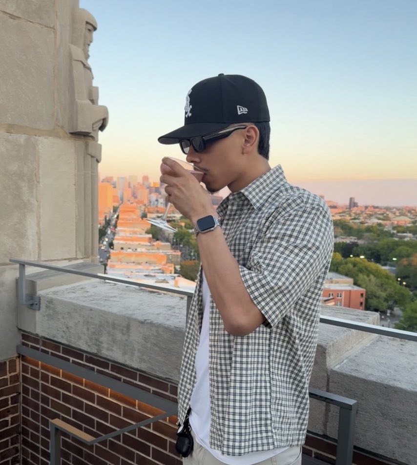 jaywillivm's tweet photo. She got the hennessyyyy https://t.co/Wra3h4Yb3z