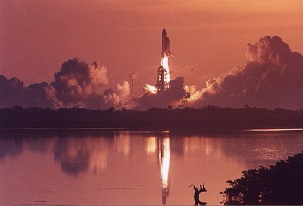 billmeco's tweet image. #OTD 26 years ago #Discovery #OV103 #launched. STS-96 was a #SpaceShuttle mission to the International Space Station (#ISS) flown by Space Shuttle Discovery, and the first shuttle flight to dock at the International Space Station. ktb.net/~billmeco/sts9…