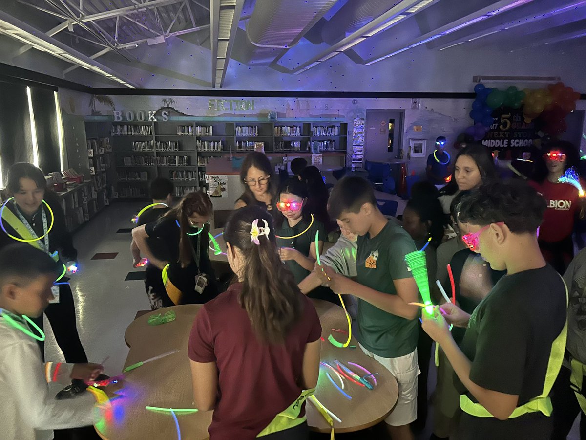 CoralSunsetAP's tweet image. Glow Party!!! @sunset_coral celebrating success with all the students that scored proficient on their FAST tests! @GarvinShaw @a_maddox27 @InstSupSteiger @LaCristaParker #celebratingsuccess #glowparty #danceoffs #letsglowcrazy
