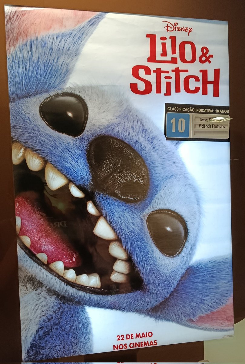 Hey_tda's tweet photo. Gente, vão assistir o live action de Lilo e Stitch. Vai valer a pena. O filme é uma ótima ADAPTAÇÃO. E teve sim, Ohana é família, teve o suficiente pra eu quase chorar (chorei), minha namorada chorar e uma desconhecida atrás da gente chorar.

#LiloAndStitch #Stitch #filme https://t.co/N8EUzYMipV
