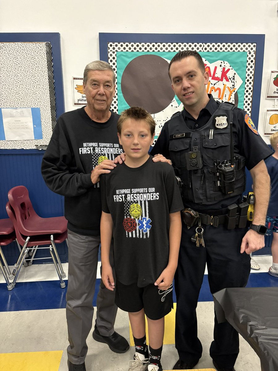 What a wonderful morning we had at our First Responders Parade with some very important people🇺🇸 #WeAreBethpage