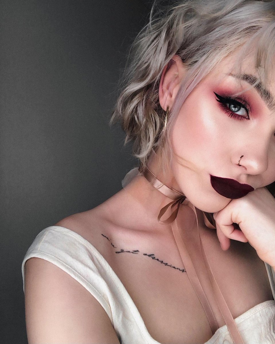 DawnofSass's tweet image. ↠𝓓𝓻𝓲𝓯𝓽𝓮𝓻. 𝓜𝓮𝓼𝓼𝔂 𝓰𝓲𝓻𝓵.𝓡𝓮𝓼𝓽𝓵𝓮𝓼𝓼 𝓪𝓷𝓭 𝔀𝓲𝓵𝓭-𝓱𝓮𝓪𝓻𝓽𝓮𝓭. 𝓕𝓲𝓮𝓻𝓬𝓮𝓵𝔂 𝓵𝓸𝔂𝓪𝓵 𝓽𝓸 𝓸𝓷𝓵𝔂 𝓸𝓷𝓮 𝓹𝓮𝓻𝓼𝓸𝓷, 𝓜𝓲𝓼𝓽𝔂 𝓑𝓪𝓻𝓷𝓮𝓽𝓽.