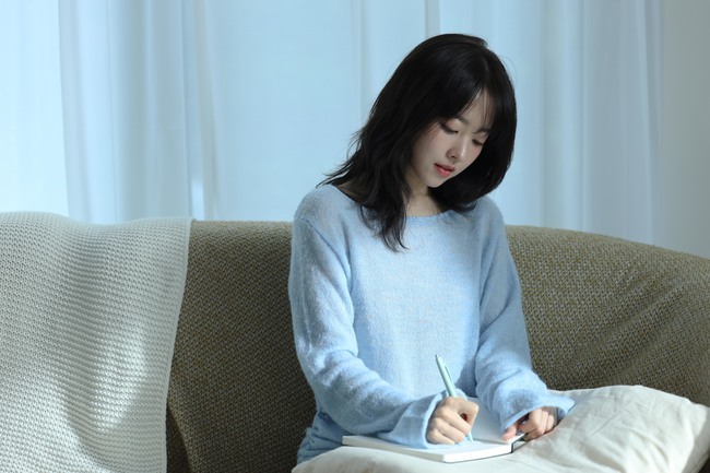 I was thinking our 도토리 🌰 might do this as a surprise!

#ParkBoYoung will release a fan song in collaboration with Standing Egg. She'll sing it on stage for the first time at the Seoul fan meeting on June 7. Song and music video will be officially released on June 8!!