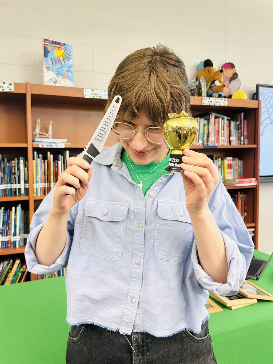 💀 You invite the “big big boss” to the End of Year Banquet and then make fun of him? NBD. Teacher of the Year? Got her too. Mr. Blake gets one every year? Yup. Ms. Mangnall with a knife? Yeah, no one is safe (literally). Seriously though— Congratulations to this years #CPSbest