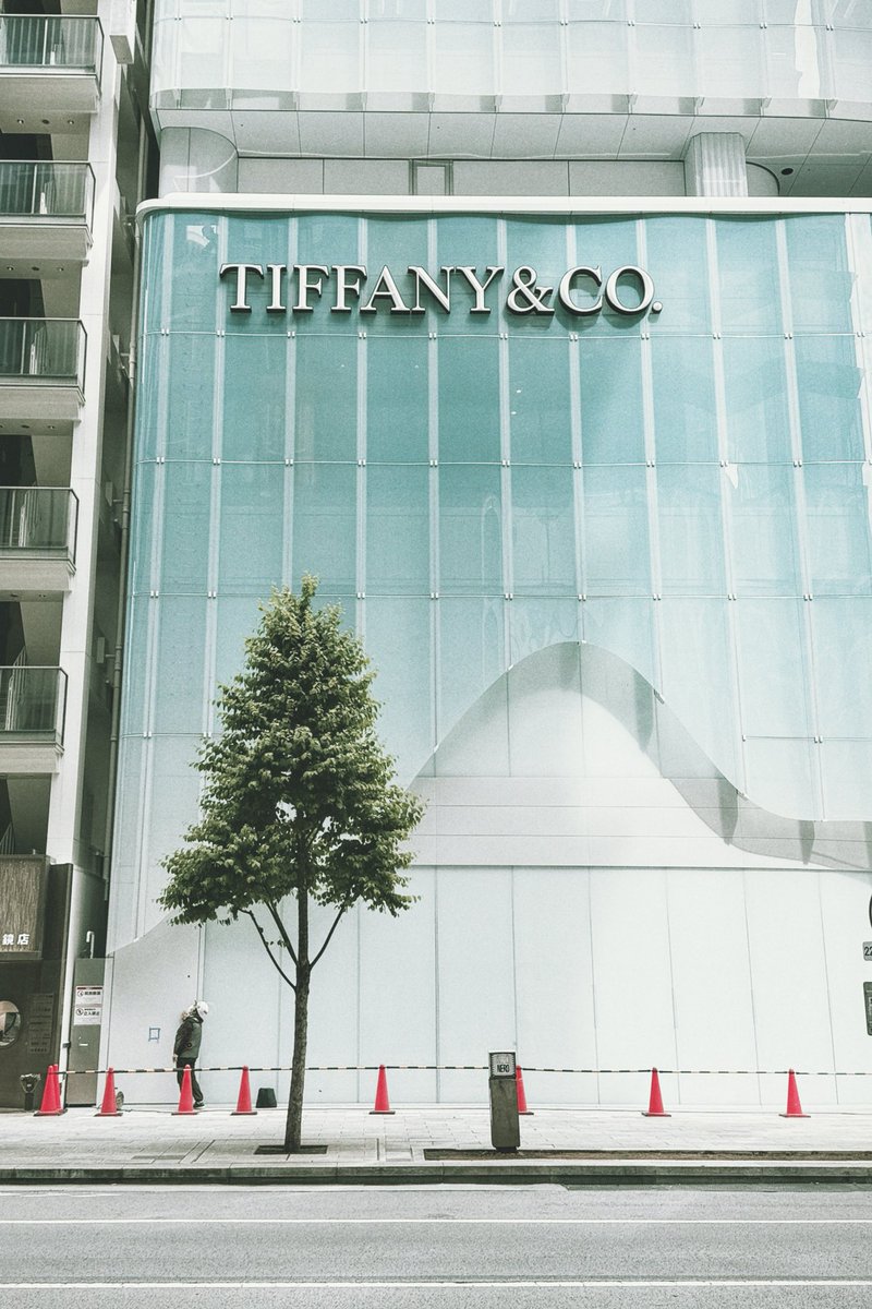 tokyoiphone's tweet photo. TIFFANY&CO. in Ginza, Tokyo.
Shot on iPhone 16 Pro w/ Leica LUX 35mm.
Edit on Apple Photomator.
#ShotOniPhone
#iPhone16Pro
#iPhone
#35mm
#LeicaLUX
#Photomator
#Japan
#Tokyo
#Ginza
#Shimbashi
#streetphotography
#Photography
#Apple https://t.co/JvLyDQUzYA