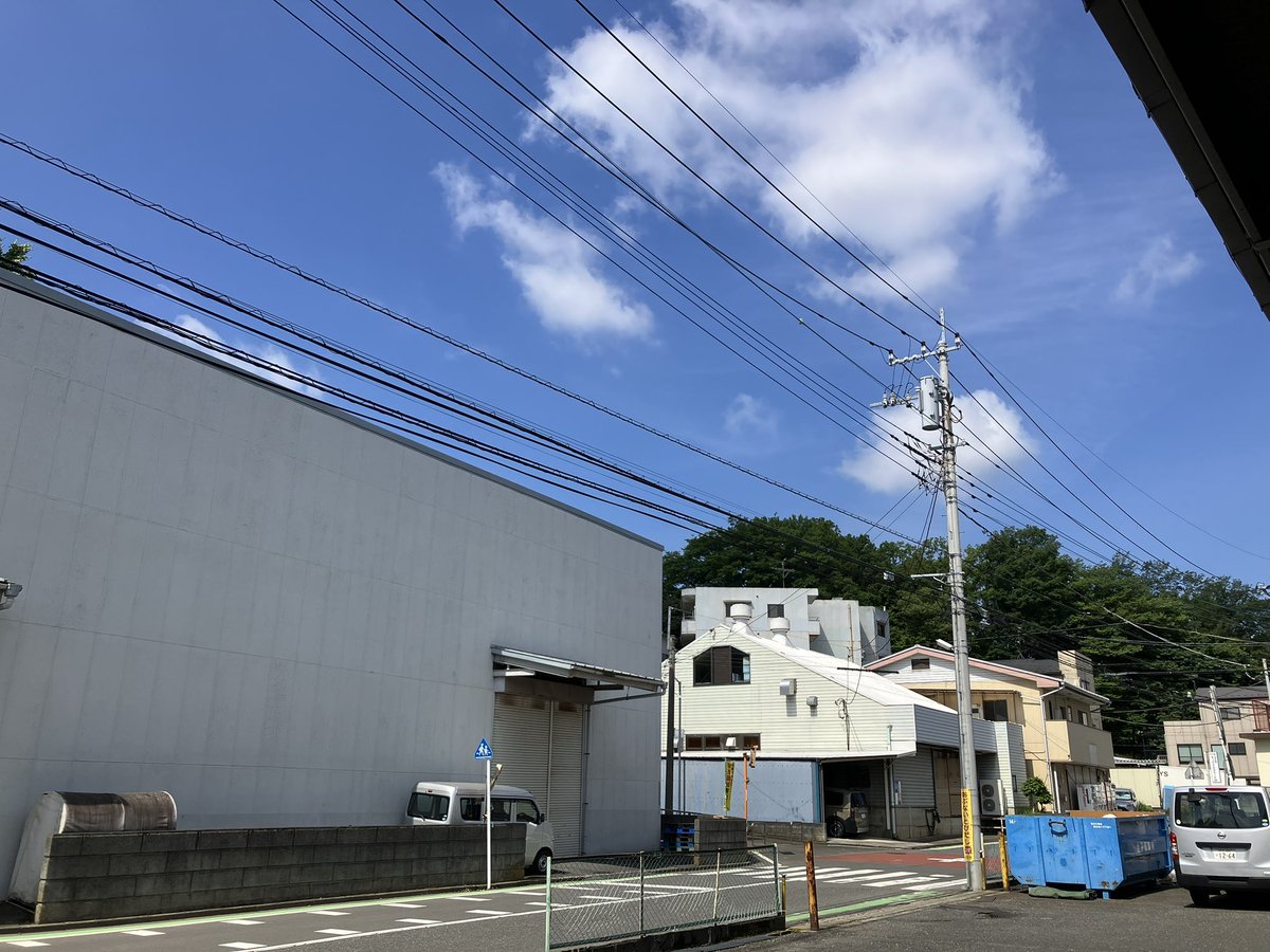 おはようございます❗️❗️❗️
#所沢 は🌤️です🌤️🌤️🌤️
今日は久しぶりに青空です🌎🌎🌎
今月も残り少し☄️☄️☄️
本日もよろしくお願いします❗️❗️❗️
#企業公式が朝の挨拶を言いあう
#企業公式春のフォロー祭り
#企業公式相互フォロー