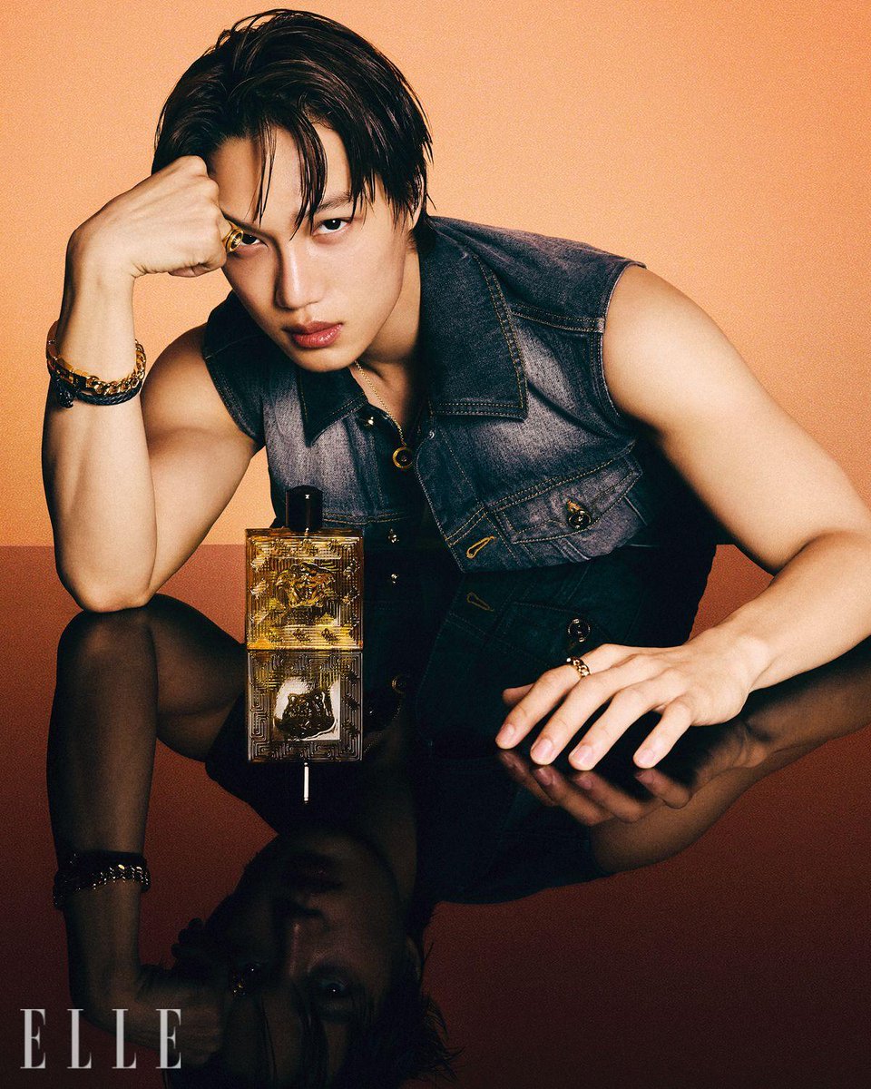 #ELLEstar #카이 #KAI 

뜨거울수록 더 멋지고 더 쿨한 카이와 베르사체가 만났다

🔗 bit.ly/3HeBwBj