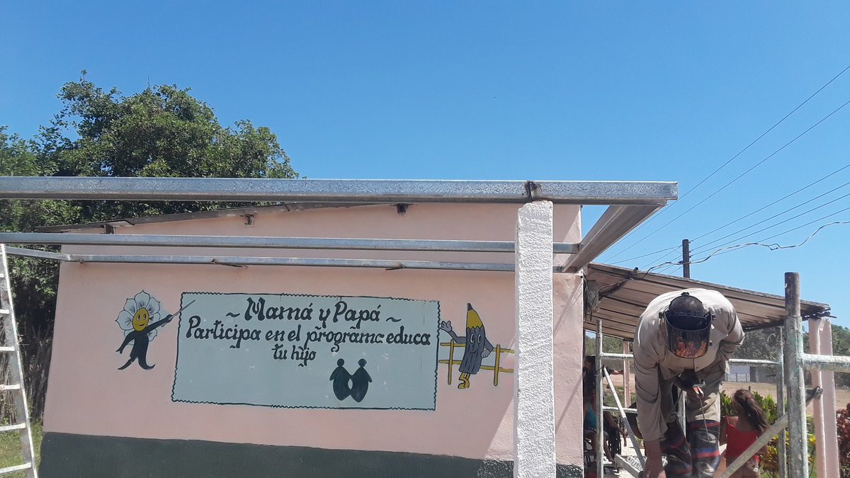 En el proceso de reanimación de las comunidades,  la DG Educación y la UAA a la Educación acometen acciones constructivas en la escuela Primaria Rural Dos Ríos perteneciente al municipio de #LaSierpe #SanctiSpíritusEnMarcha #Cuba <a href="/DeivyPrezMartn1/">Deivy Pérez Martín</a> <a href="/DiazCanelB/">Miguel Díaz-Canel Bermúdez</a> <a href="/AlexisLorente74/">Alexis Lorente Jiménez</a>