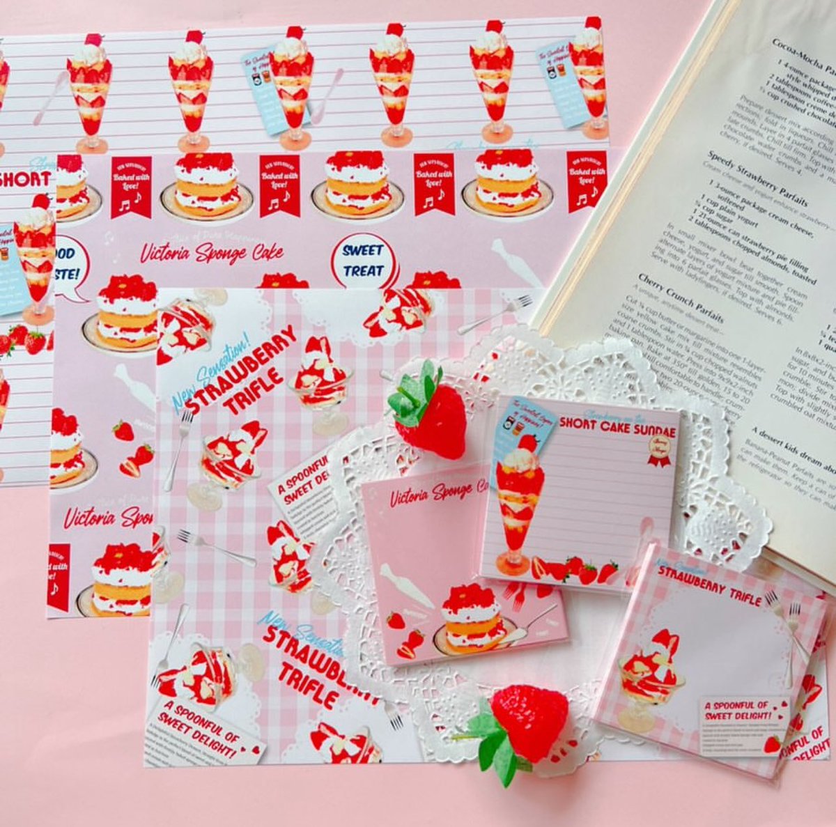 〔11月30日削除予定〕キティストラップ・クッピーラムネジューシーいちごミルク 11月30日削除予定〕キティストラップ・クッピーラムネジューシー