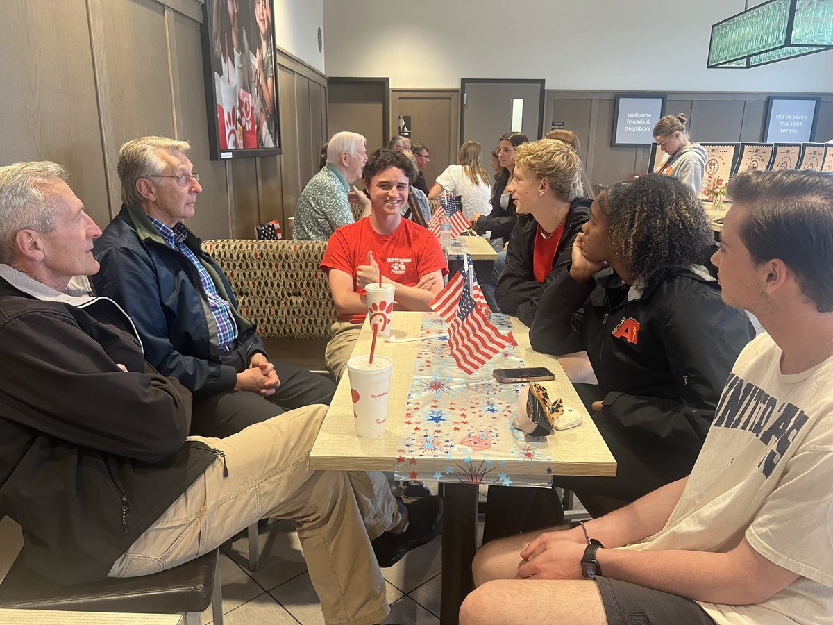 GHSVetProject's tweet photo. Tonight our GHS Veterans Project interns joined local heroes for a special interview night hosted by Chick-fil-A 288! Community members got to hear firsthand from our veterans—real stories from those who served. A powerful first event for our new 2025-26 interns! 🇺🇸🐔 https://t.co/bFdYXdA94C