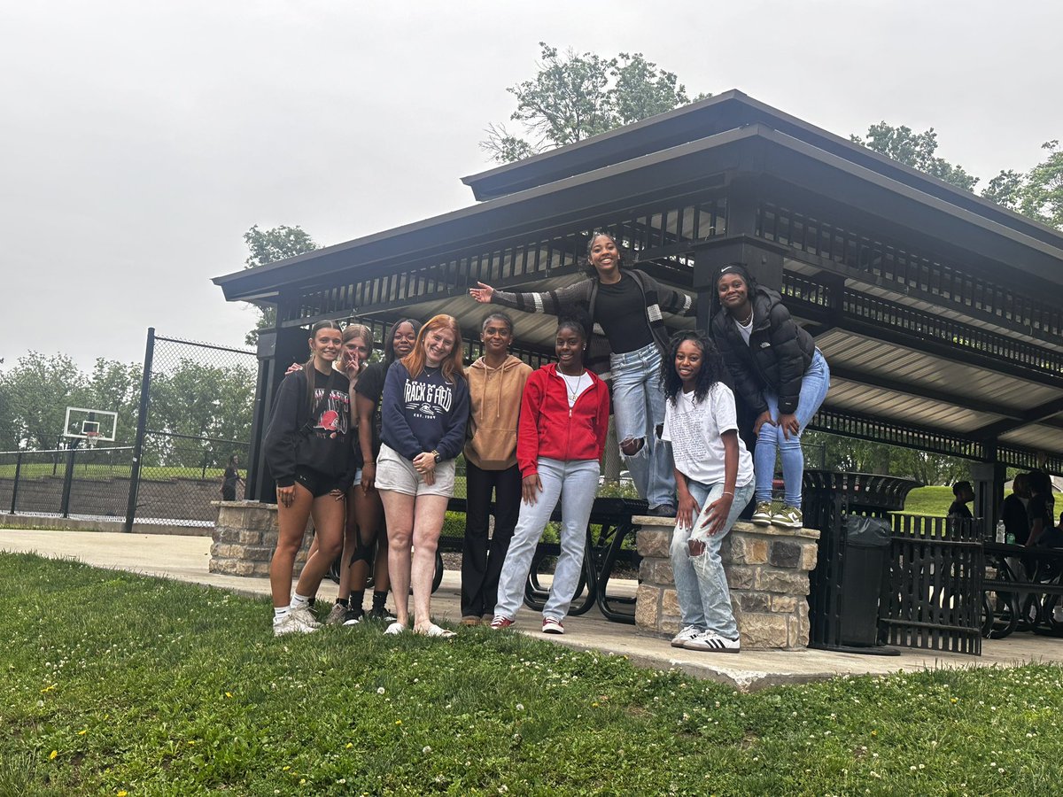 Becky Lyle tweet media